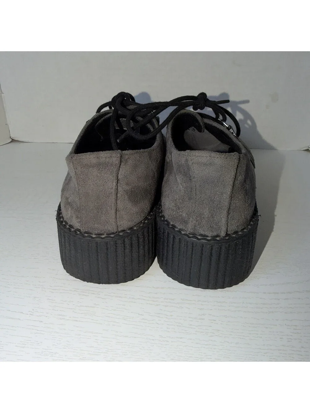 T.U.K. Low Sole Creeper Shoes Men's 8 Women 10 Gray Suede Sneakers